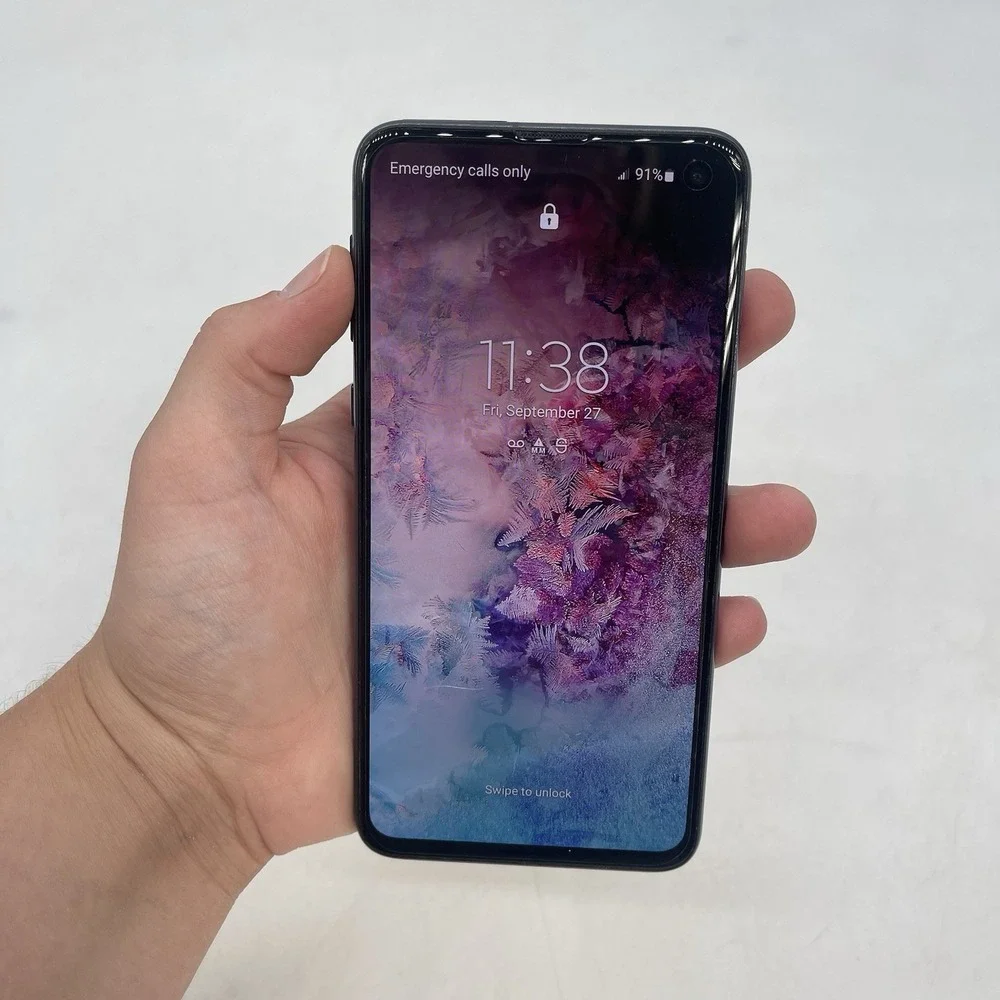 AT&T Samsung Galaxy S10e 128GB For Parts Turns On Blue Metallic